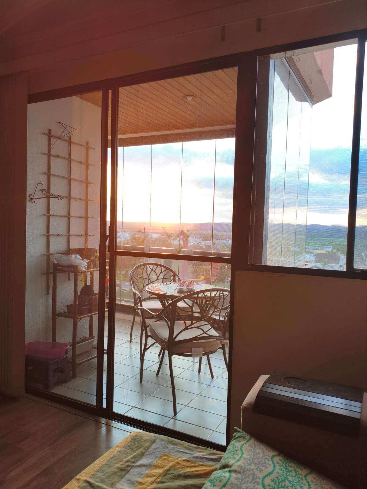 APARTAMENTO COM VISTA DEFINITIVA PARA O PÔR DO SOL EM FRENTE À PRAÇA TORII – JARDIM AQUARIUS - Vex Imóveis