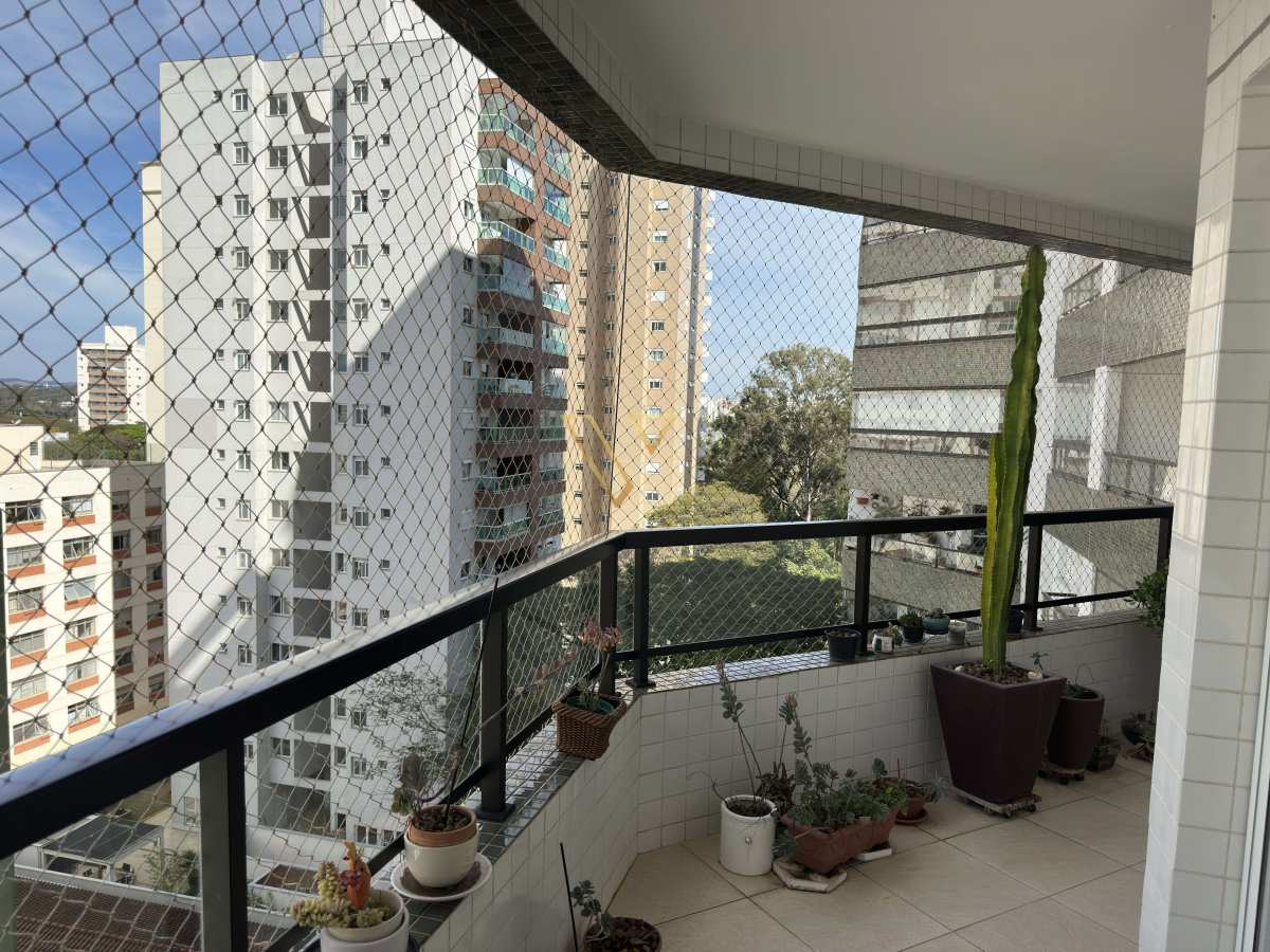 Apartamento de Alto Padrão no Edifício Pensylvanya – 182 m², 3 Suítes e Lazer Completo ao lado do Parque Santos Dumont -SJC - Vex Imóveis