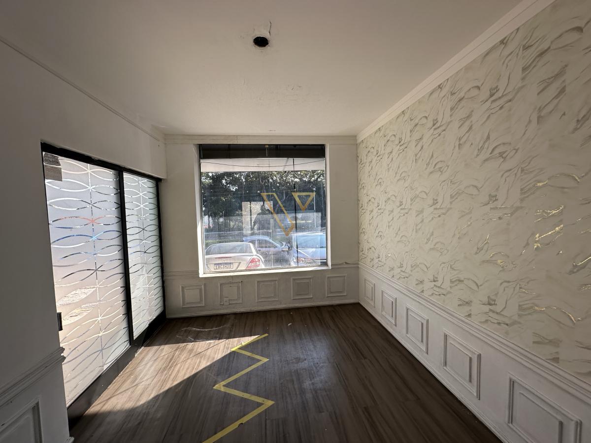 Imóvel Comercial na Avenida Barão do Rio Banco Aproveite esta oportunidade de adquirir um imóvel comercial de alto padrão . - Vex Imóveis