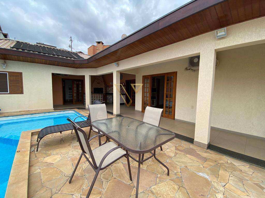 Casa em Caçapava, Parque Residencial Santo André, com 3 quartos, 228m² - Vex Imóveis