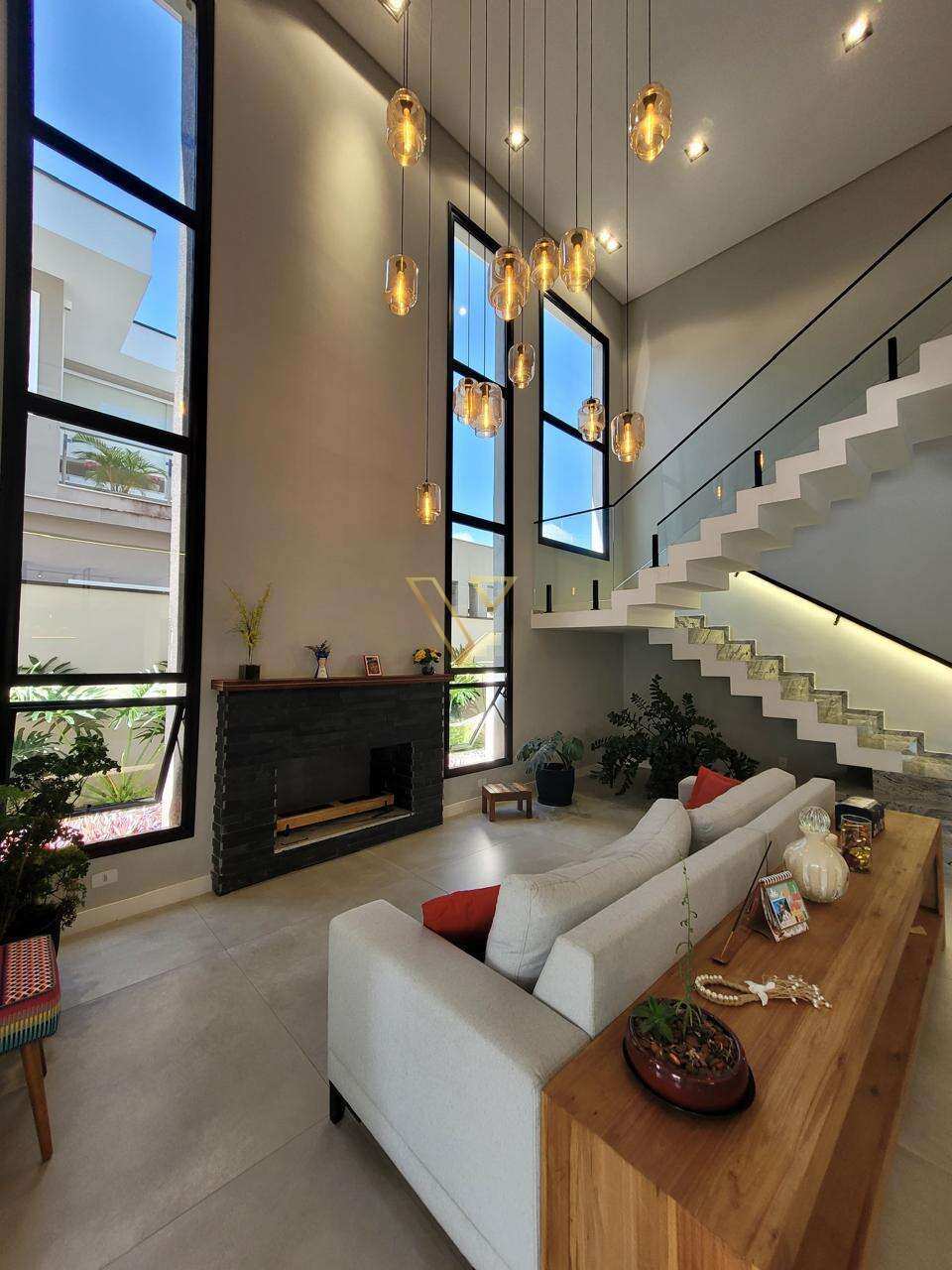 CASA DE ALTO PADRÃO NA REGIÃO DO AQUARIUS ,530 M² DE TERRENO E 390 M² DE AREA CONSTRUIDA - Vex Imóveis