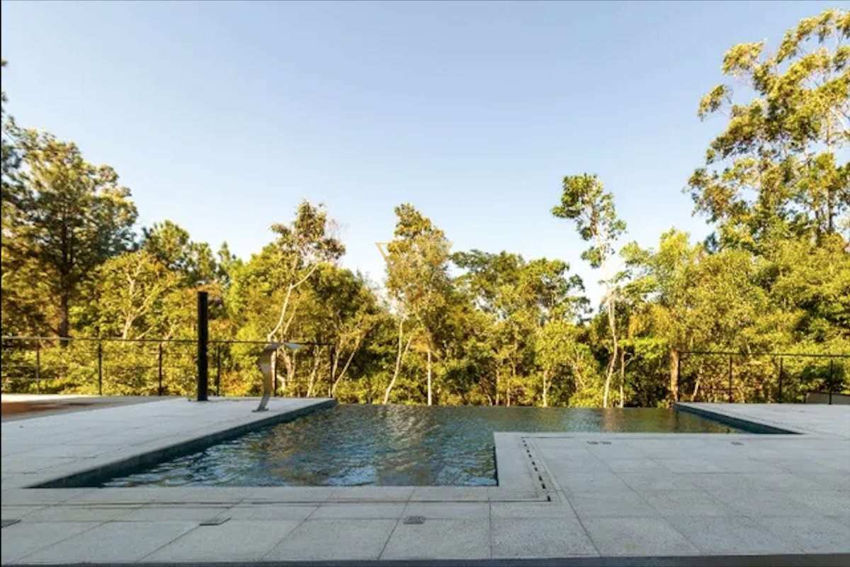 Sobrado Alto Padrão com 4 Suítes no Residencial Santa Bárbara –Lazer, conforto e sustentabilidade em um único imóvel. - Vex Imóveis