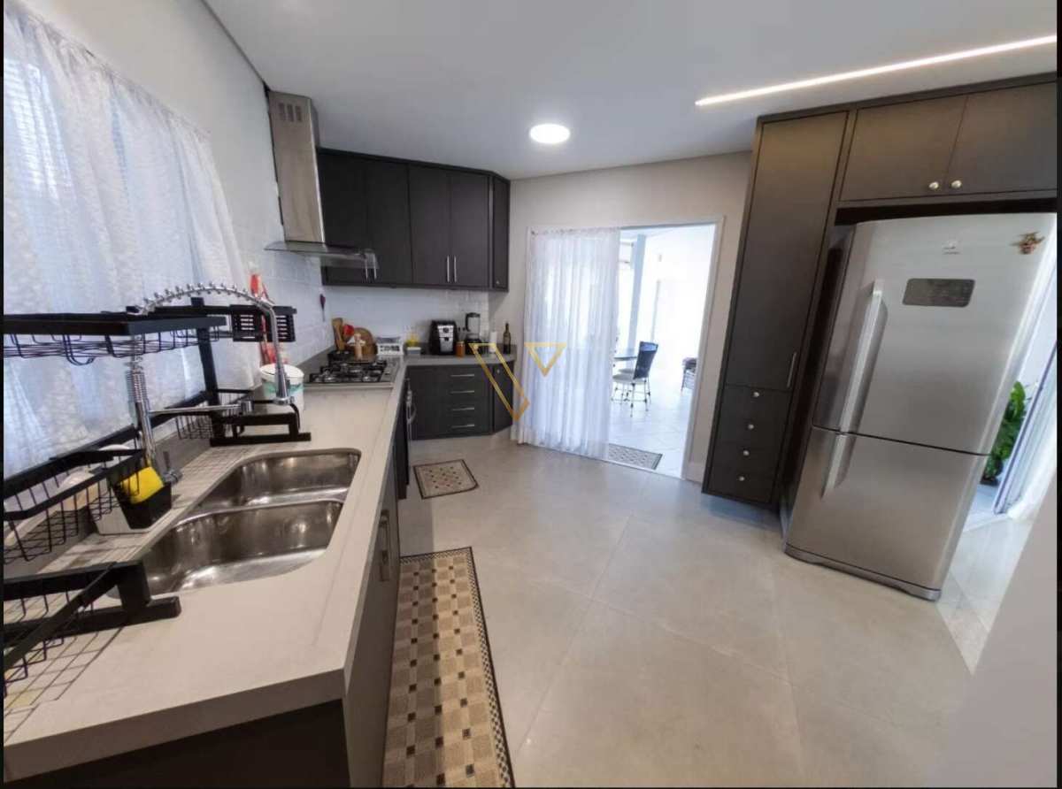 Excelente Residência  no Condominio Jaguary , com projeto moderno, ambientes amplos. - Vex Imóveis