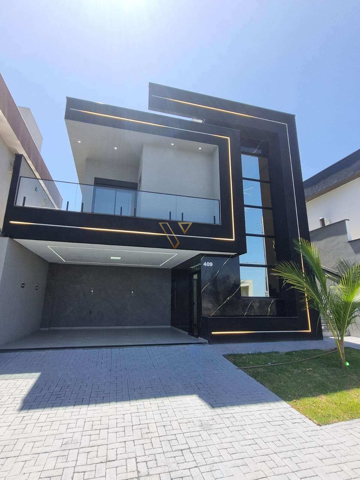 CASA MODERNA COM PISCINA,COM ACABAMENTO DE EXCELENTE PADRÃO EM CONDOMINIO -CAÇAPAVA -SP - Vex Imóveis