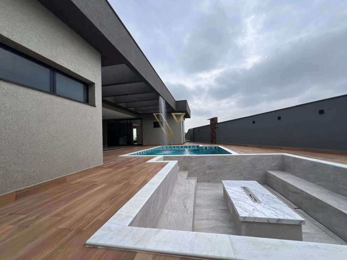 RESIDÊNCIA DE LUXO NO CONDOMÍNIO SANTA MÔNICA, CAÇAPAVA - Vex Imóveis