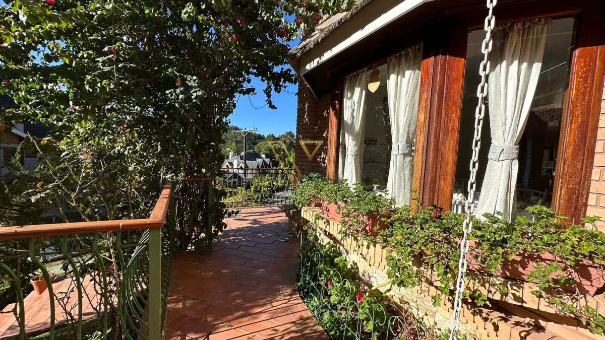 Exclusiva residência localizada em um dos condomínios mais valorizados de Campos do Jordão, o Jardim Véu da Noiva - Vex Imóveis