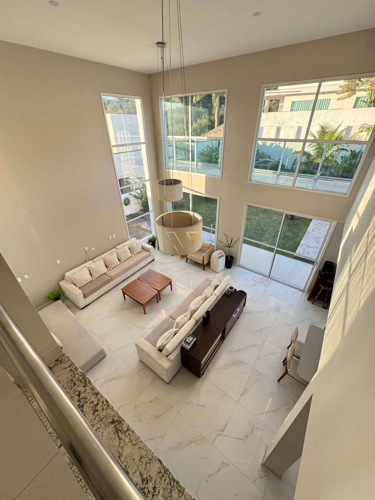 Sobrado de Alto Padrão no Condomínio Mirante do Vale – Jacareí/SP - Vex Imóveis