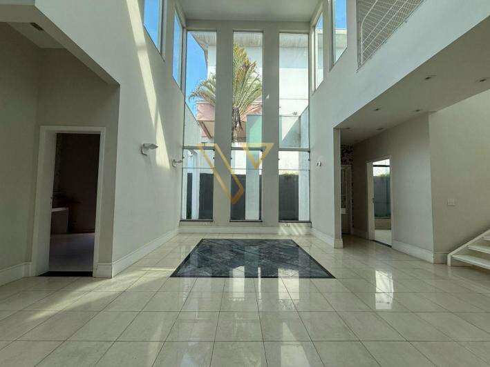 Sobrado com elevador panorâmico no Condominio Aquarius IV - Vex Imóveis