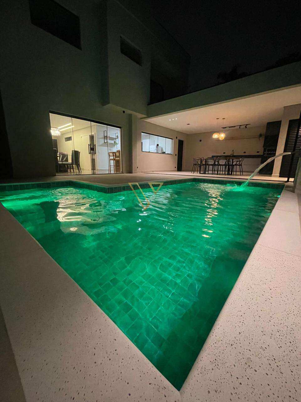 Uma residência que une elegância contemporânea, tecnologia e conforto, em um endereço privilegiado do Urbanova. - Vex Imóveis