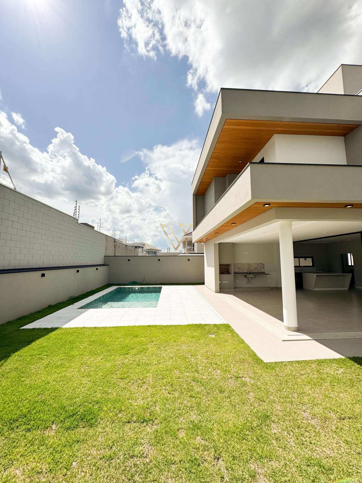 Sobrado de Alto Padrão no Condomínio Mont Blanc – Urbanova - Vex Imóveis