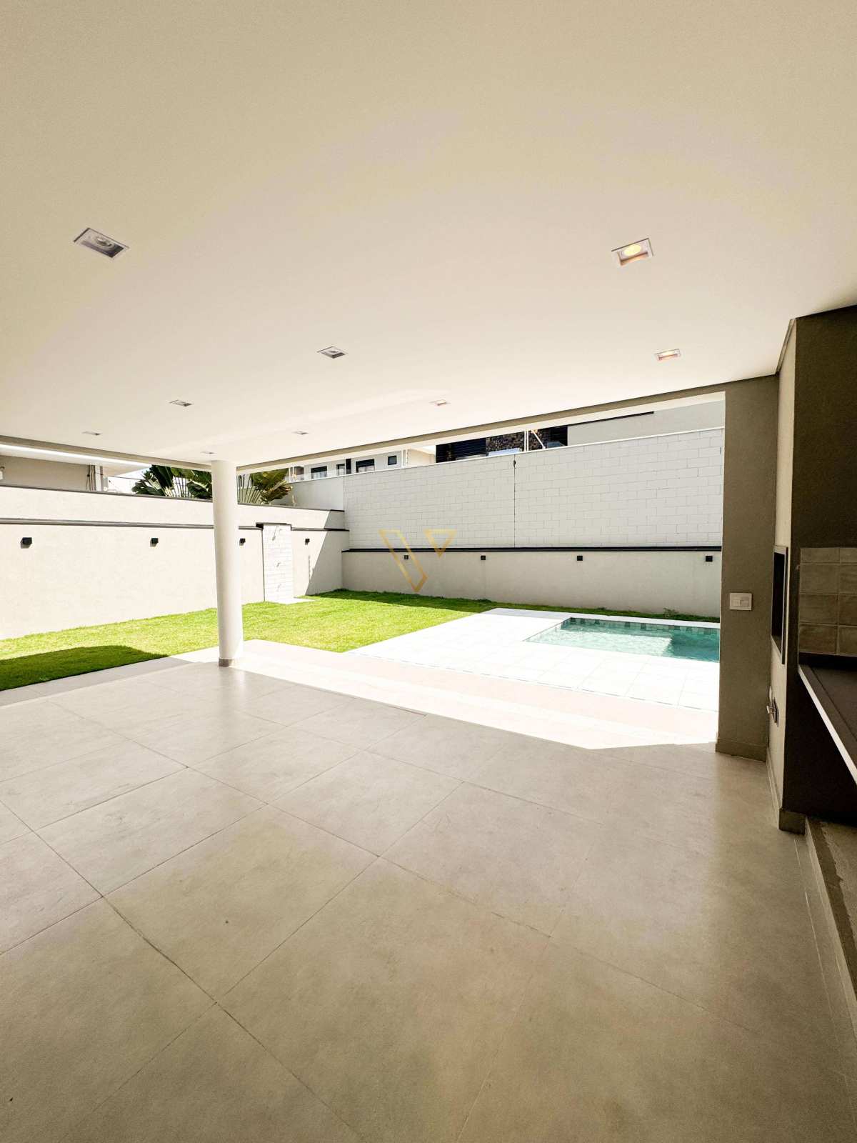 Sobrado de Alto Padrão no Condomínio Mont Blanc – Urbanova - Vex Imóveis