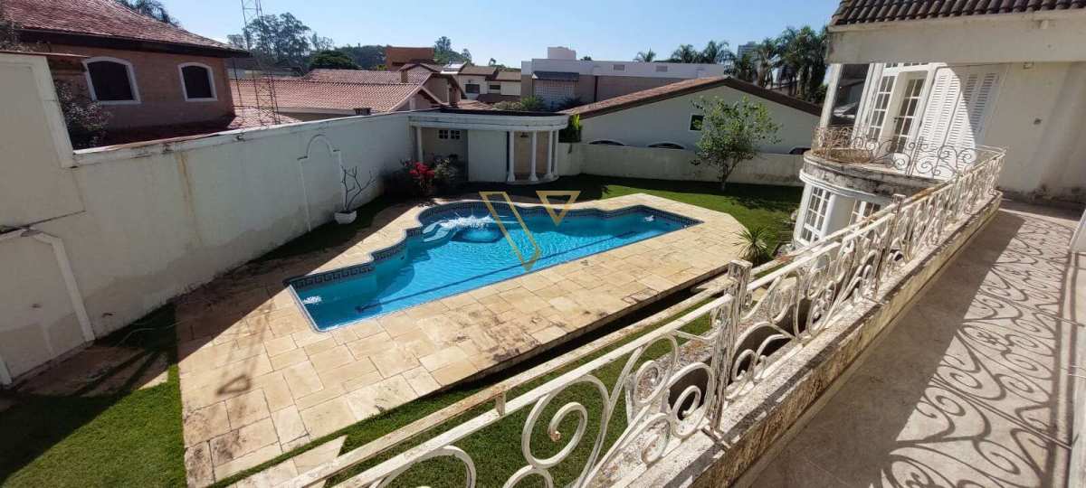 Casa com Arquitetura Única no Jardim das Colinas - Vex Imóveis