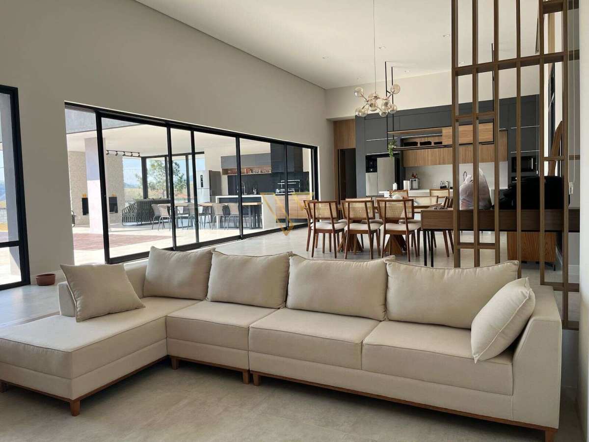 Seu Refúgio no Condomínio Village Paraibuna - Vex Imóveis