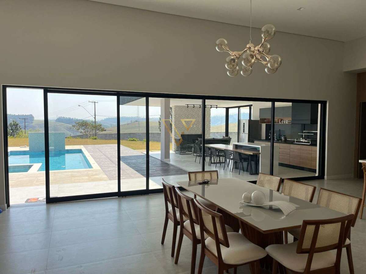 Seu Refúgio no Condomínio Village Paraibuna - Vex Imóveis