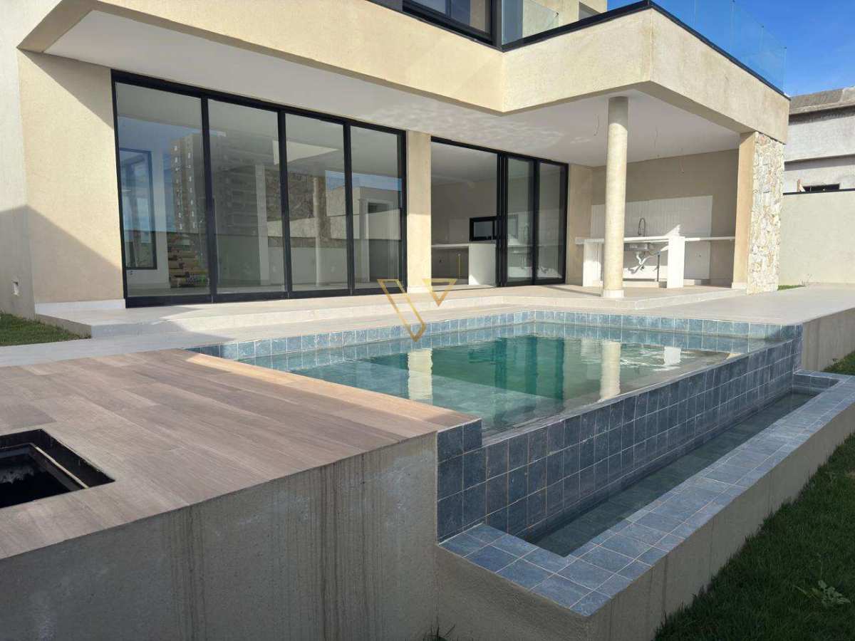 Belíssima Residência no Condomínio Mônaco – Urbanova - Vex Imóveis