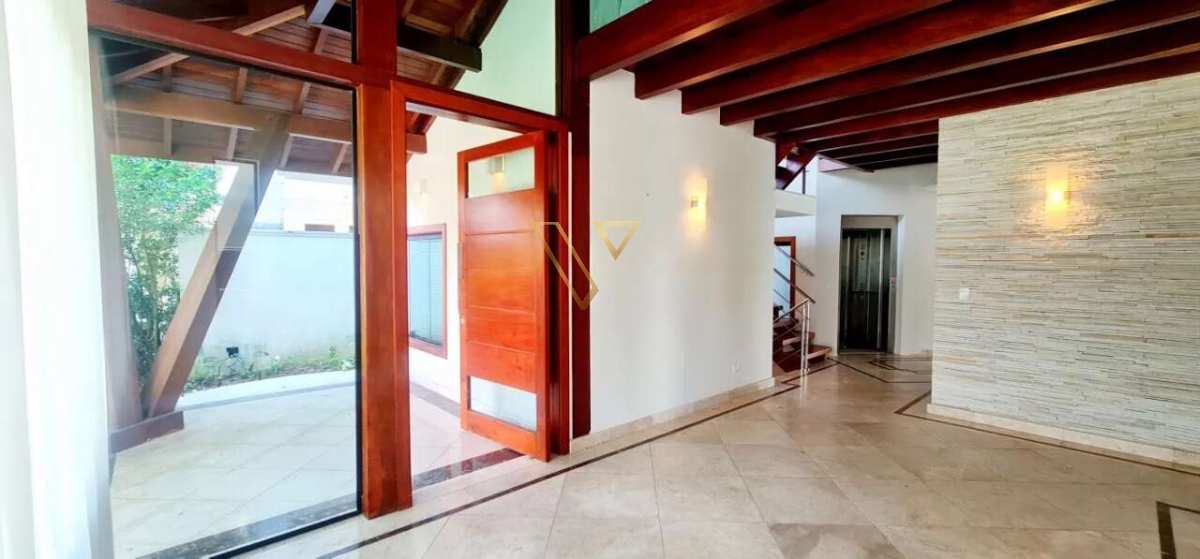 Seu Refúgio de Luxo no Esplanada do Sol / 450 m² de terreno e 335 m² de area construída 4 Suites ,elevador ,lareira ,sauna de mergulho ! - Vex Imóveis