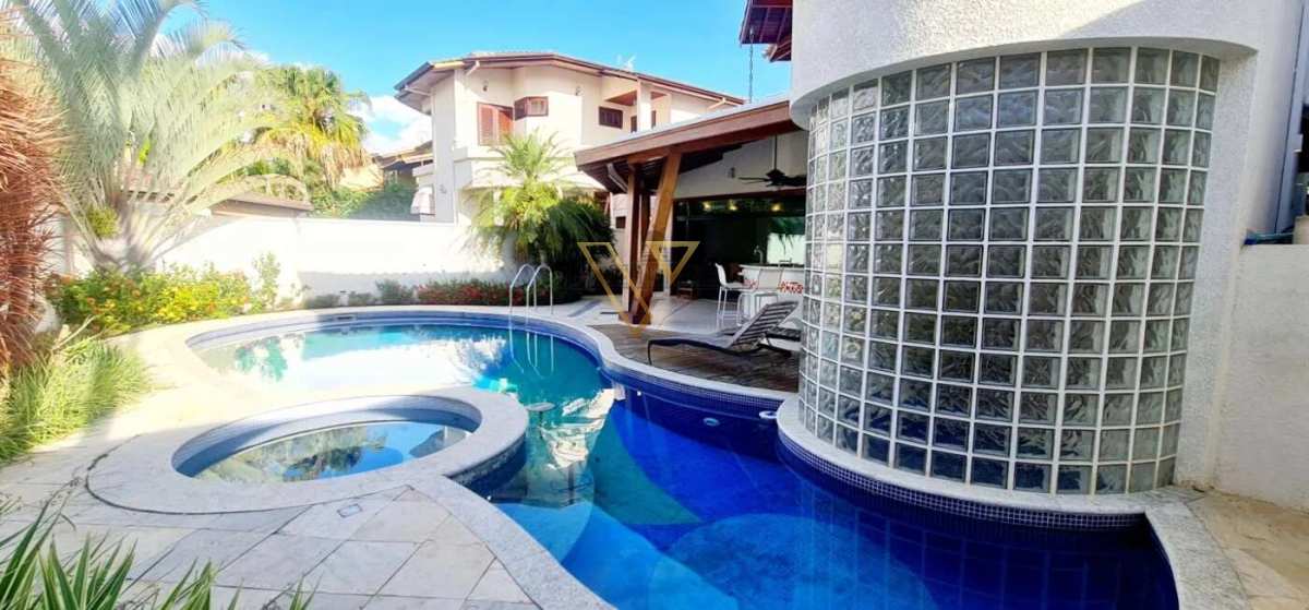 Seu Refúgio de Luxo no Esplanada do Sol / 450 m² de terreno e 335 m² de area construída 4 Suites ,elevador ,lareira ,sauna de mergulho ! - Vex Imóveis
