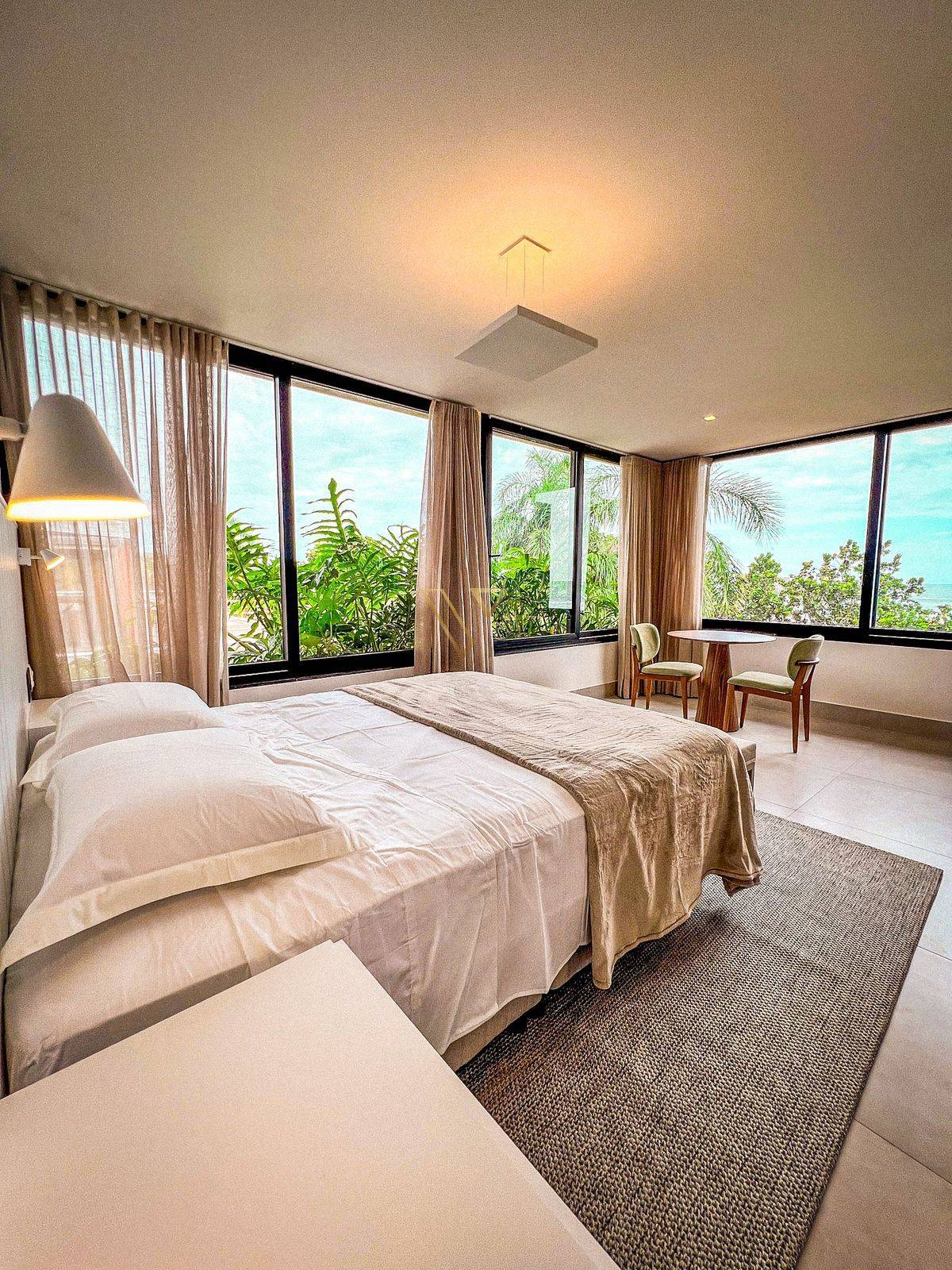 Residência de alto padrão pé na areia, totalmente mobiliada e decorada, localizada em um dos pontos mais exclusivos da Praia de Juquehy. - Vex Imóveis