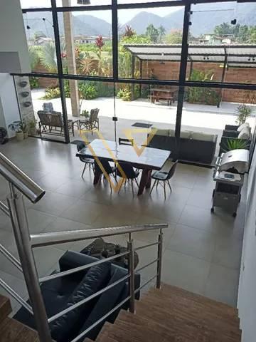 Casa de alto padrão no Condominio Reserva de Ubatuba com 360 m² ,4 dormitórios sendo 1suite 6 vagas de garagem - Vex Imóveis