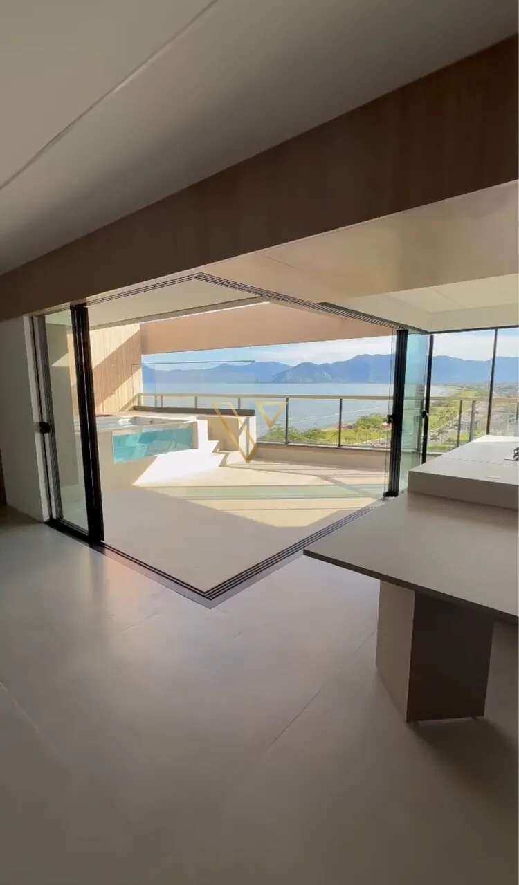 Cobertura no Indaiá com 240 m², 3 Suites ,Moveis planejados ,Piscina Privativa ,Prédio Frente ao Mar ,Vista Permanente, - Vex Imóveis