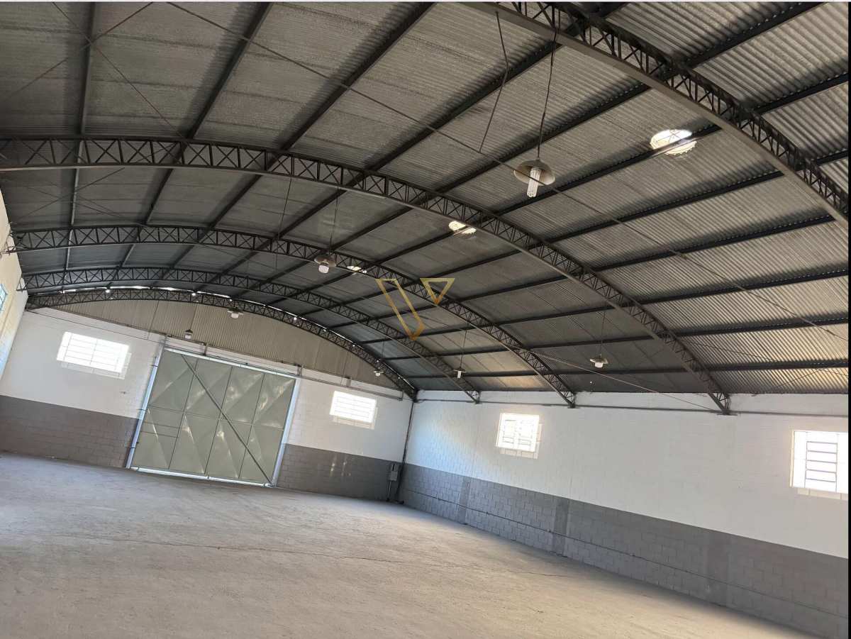 Galpão Comercial e Industrial na Chácaras Reunidas com 1.000 m² de Terreno e 770 m² de Área Construída - Vex Imóveis