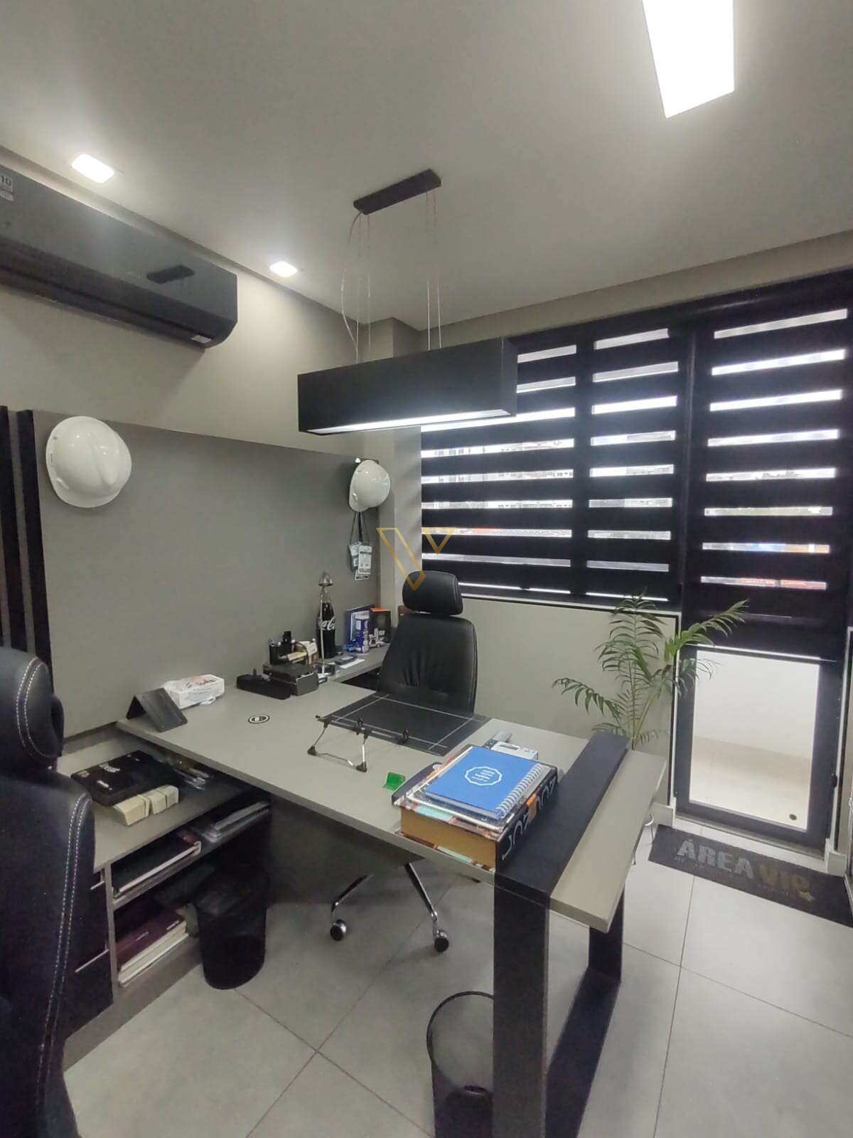 LINDA SALA COMERCIAL COM SACADA ,MOBILIADA  NA Av NELSON DAVILA - Vex Imóveis