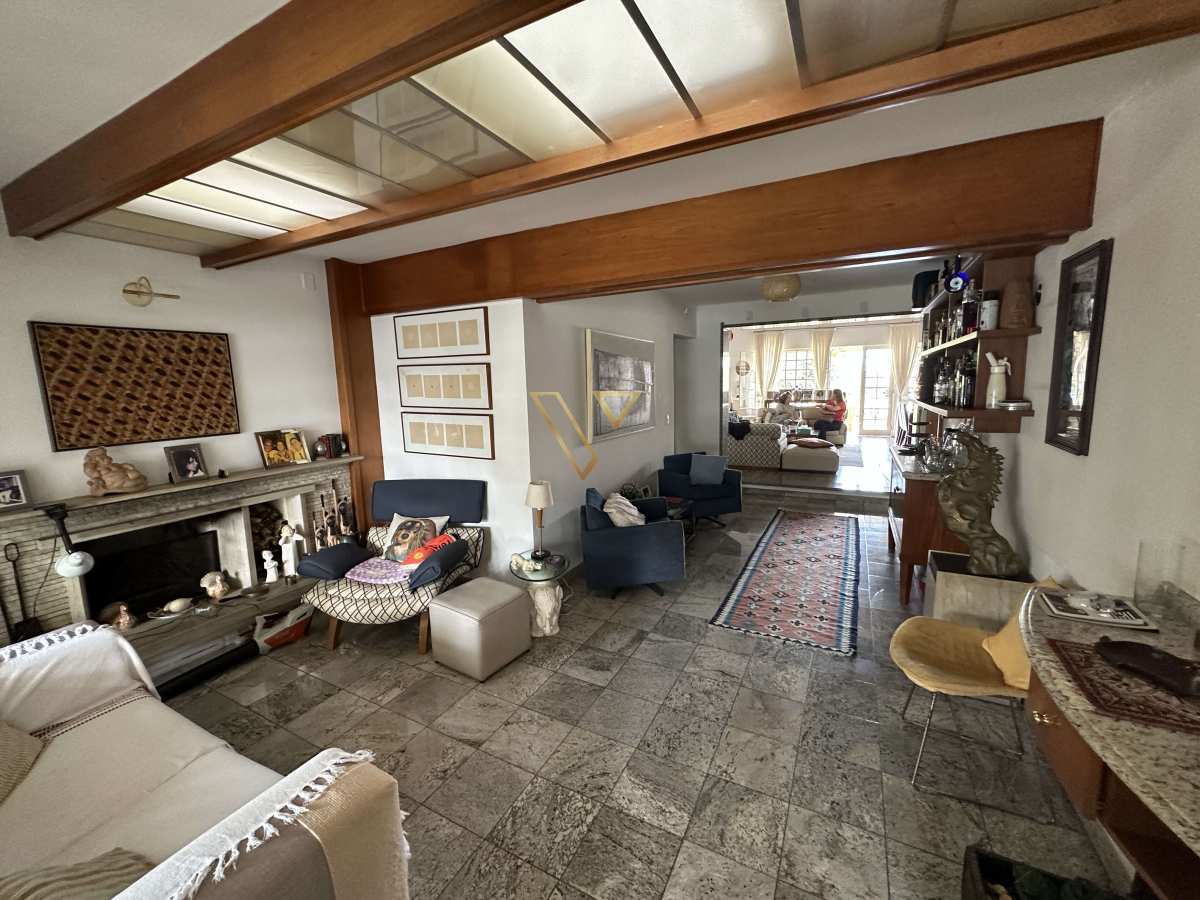 RESIDÊNCIA DE ALTO PADRÃO COM PISCINA,POMAR NO BOSQUE DOS EUCALIPTOS - Vex Imóveis