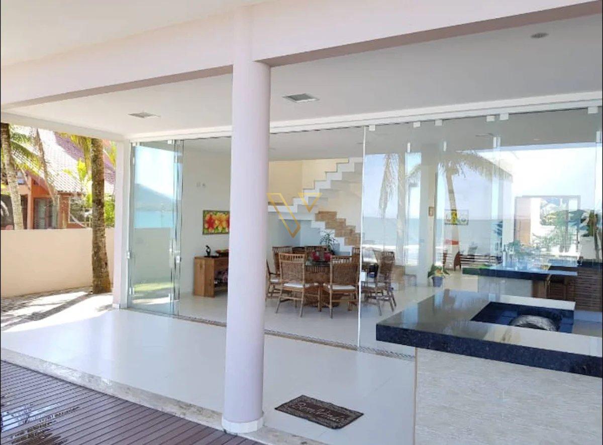 Residência extraordinária em um dos locais mais desejados de Ubatuba, na praia do Sapê. - Vex Imóveis