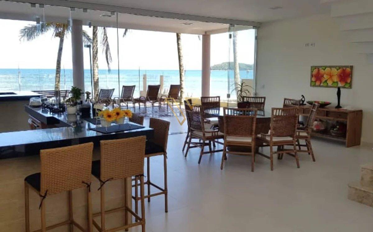 Residência extraordinária em um dos locais mais desejados de Ubatuba, na praia do Sapê. - Vex Imóveis