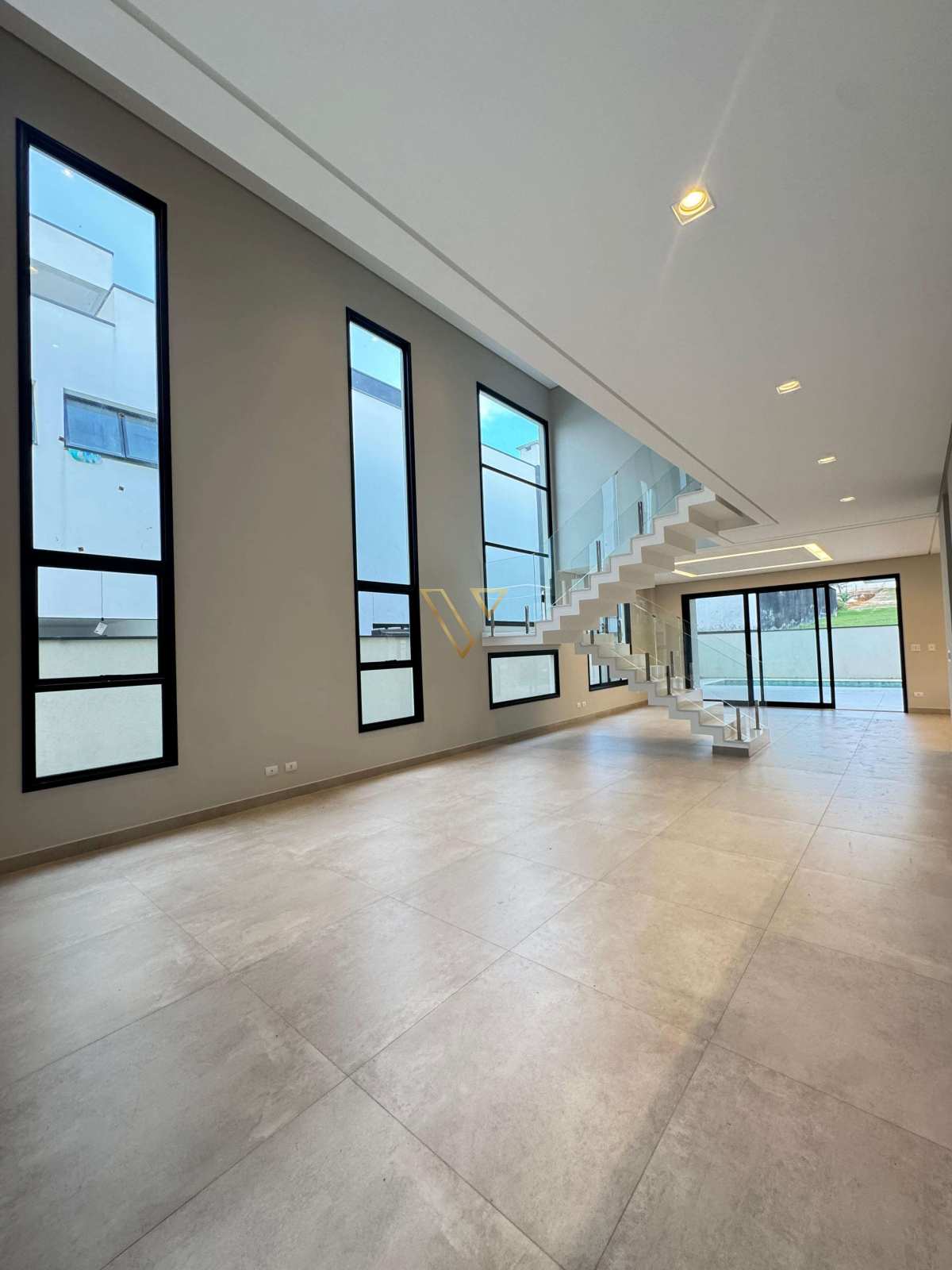 Sobrado novo  de Alto padrão no Condomínio Alphaville II, região privilegiada de São José dos Campos. - Vex Imóveis