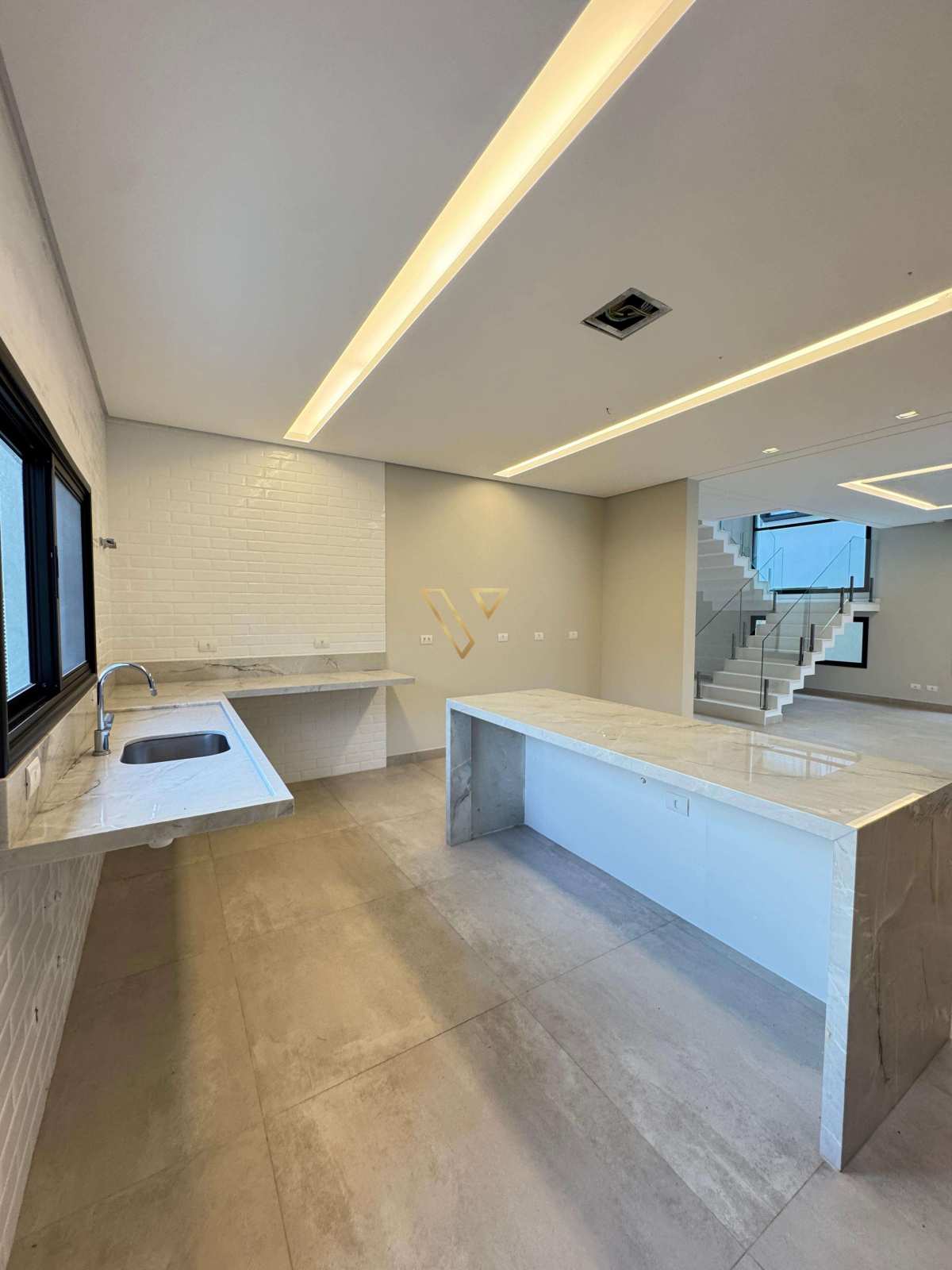 Sobrado novo  de Alto padrão no Condomínio Alphaville II, região privilegiada de São José dos Campos. - Vex Imóveis