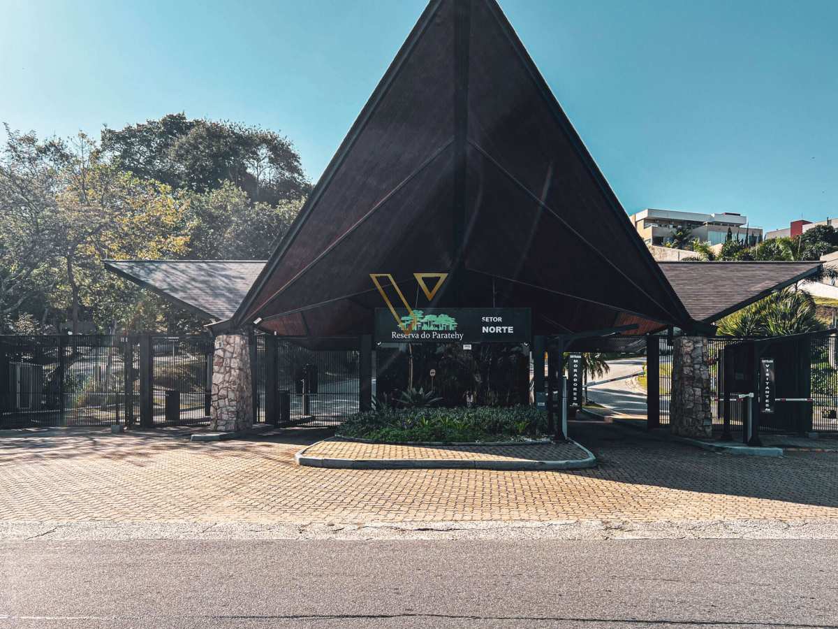 EXCELENTE OPORTUNIDADE NO RESERVA DO PARATHEHY NORTE  COM PROJETO ARQUITETÔNICO APROVADO